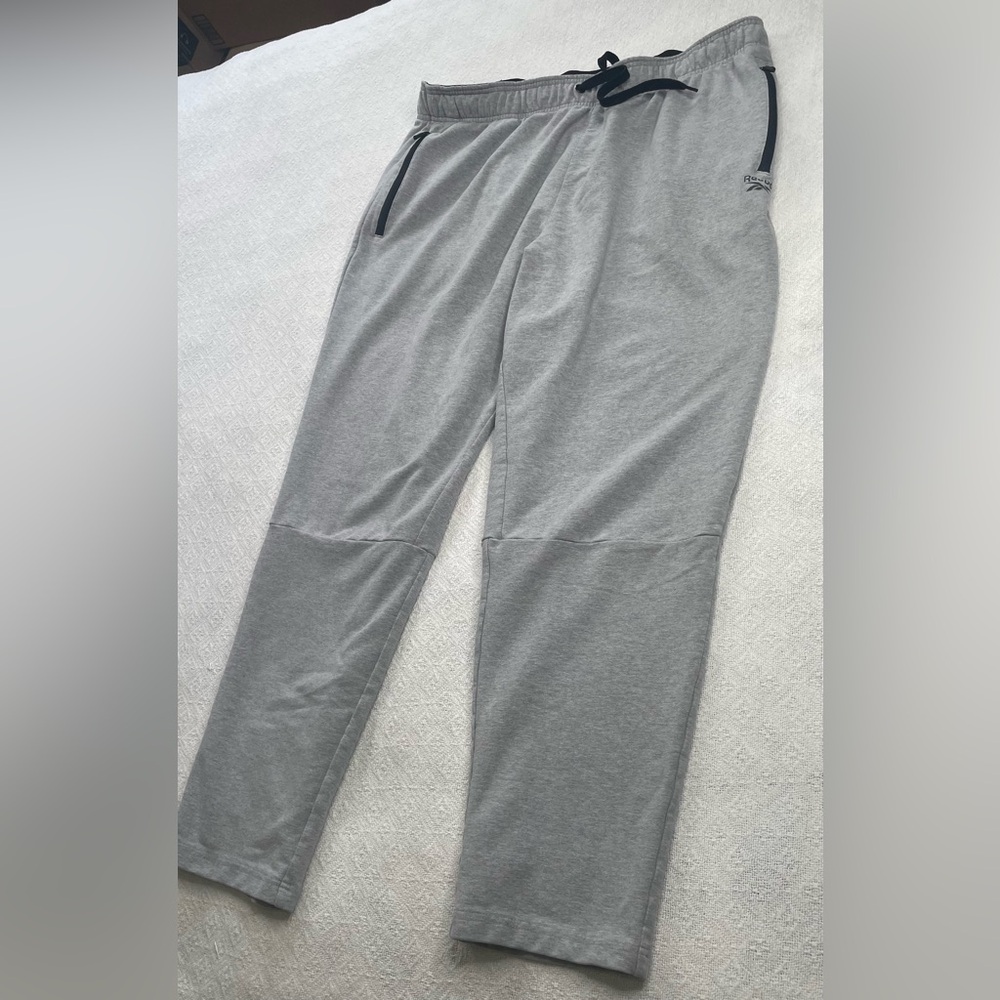 Reebok Light‎ Gray Men's Athletic Pants~ 
Size XL ~ Weekender